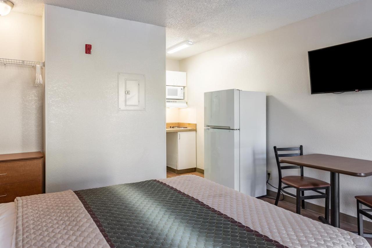 Hometowne Studios By Red Roof Nashville - Airport/Briley Pkwy מראה חיצוני תמונה