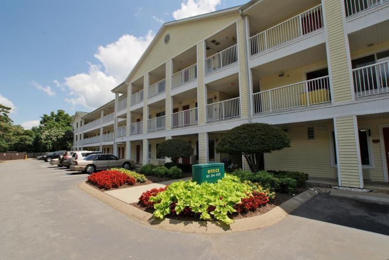 Hometowne Studios By Red Roof Nashville - Airport/Briley Pkwy מראה חיצוני תמונה
