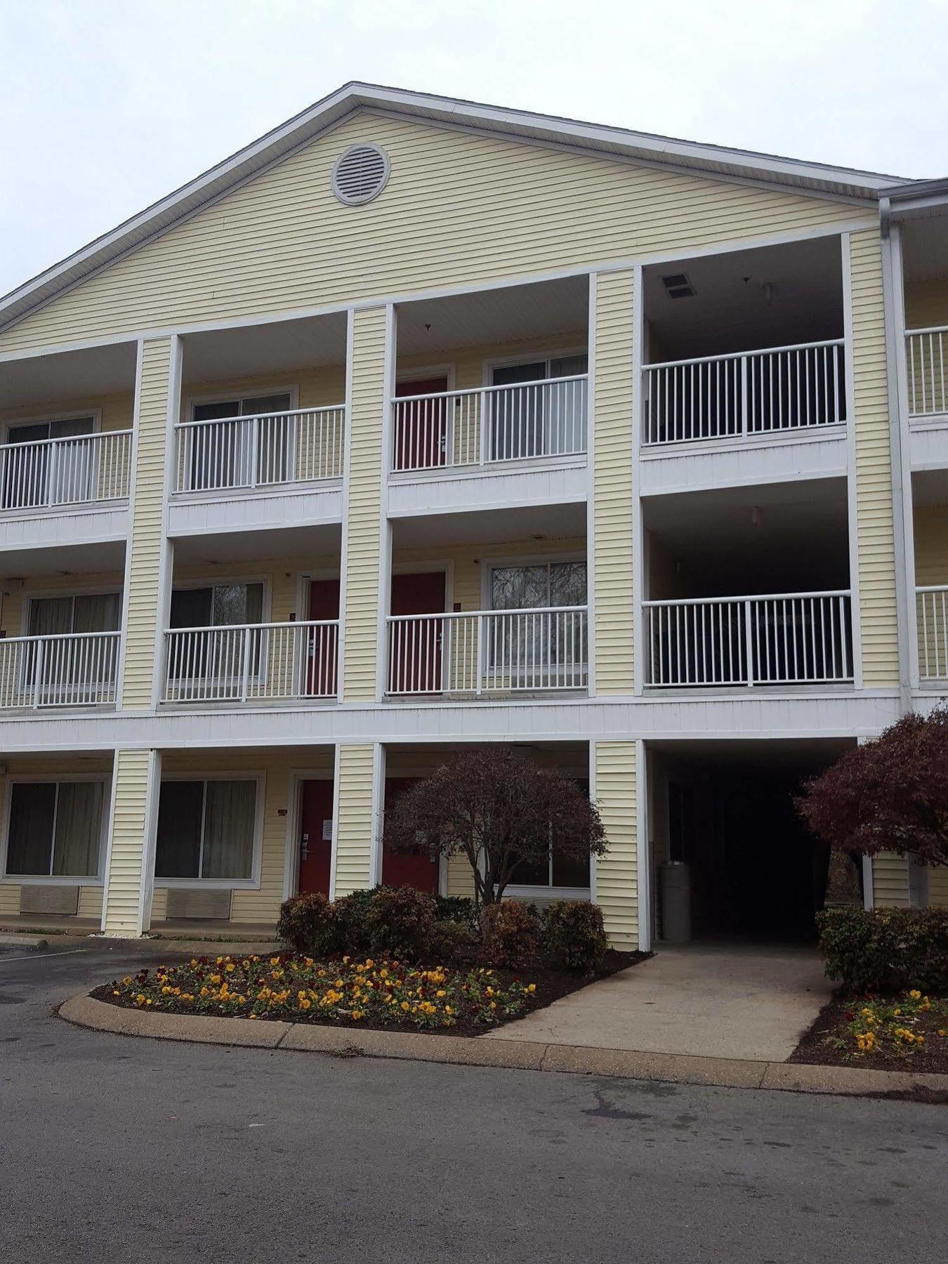 Hometowne Studios By Red Roof Nashville - Airport/Briley Pkwy מראה חיצוני תמונה